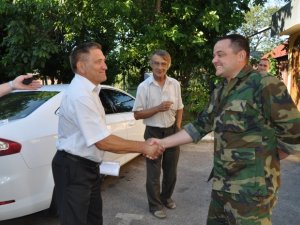 Фото: 93-й бригаді передали автомобіль від кунцівської громади з Полтавщини