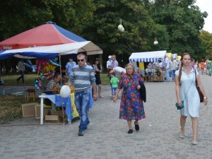 У Полтаві в День незалежності провели благодійний ярмарок (фото)