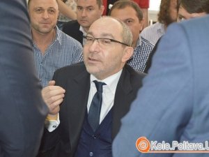 Кернес знову завітав до Полтави: засідання перенсли, бо завершився робочий день (фото, відео)