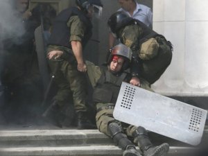 Три смерті від гранати під час протесту в Києві: усі подробиці та коментарі