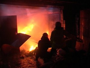 У Полтаві евакуювали жителів  з палаючої п’ятиповерхівки