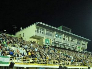 Фото: Футбольний матч у Полтаві відвідали 16 тисяч глядачів