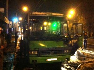 Фото: Пожежа пасажирського автобуса в Полтаві: у поліції  розповіли, яка версія не підтвердилась