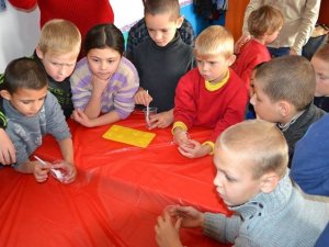 Фото: Полтавці можуть допомогти влаштувати свято дітям-сиротам: список потреб