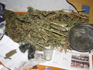 Фото: На Полтавщині чоловік зберігав більше чотирьох кілограмів марихуани