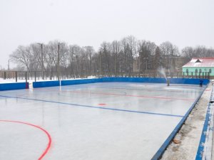 Фото: Ковзанки та хокейні майданчики обіцяють дітям Полтавщини на зимові канікули