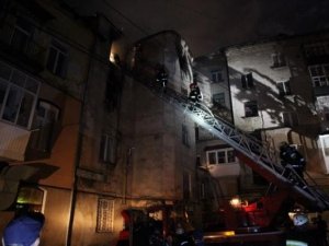 Фото: У Полтаві через пожежу в житловому будинку серед ночі евакуювали 43 людини