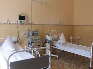 Фото: У лікарнях областей планують заощадити кошти, зменшивши ліжко-місця