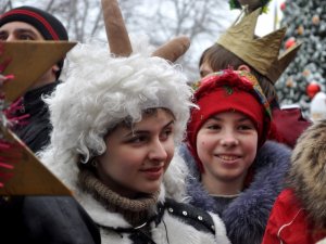 Фото: У Полтаві, попри негоду, відбулась «Різдвяна феєрія»: фоторепортаж