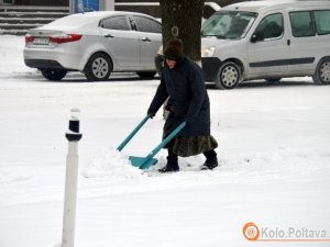Фото: Яценюк закликав органи місцевої влади «боротись» зі снігом, а поліція людей – утриматись від поїздок