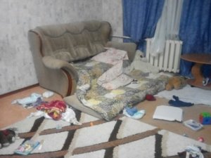Фото: На Полтавщині розшукали матір немовляти, яке  всю ніч кричало у зачиненій квартирі