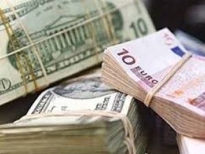 Фото: Долар та євро раптово почали дешевшати