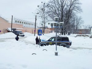 Фото: У Полтаві неподалік в’язниці знайшли труп (ФОТО)