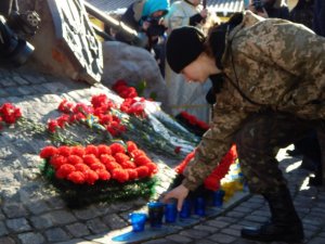 У Полтаві вшанували пам’ять героїв Крут (фото)