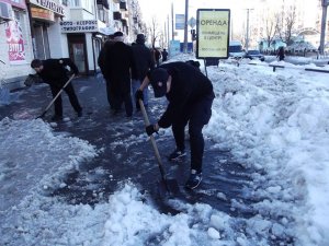 Фото: Комісія по снігу: у Полтаві хочуть повернути традицію екса-мера Кукоби