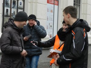 У Полтаві в переддень Дня закоханих  роздавали презервативи (фото)