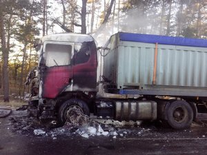 Фото: На Полтавщині за добу горіли два автомобілі