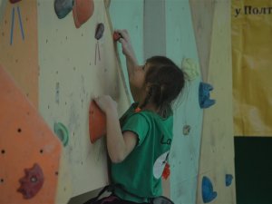 Відомі переможці першого полтавського чемпіонату з боулдерінгу серед дітей (ВІДЕО)