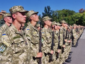 Фото: Курсантів військових вишів випустять достроково