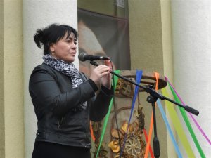 Фото: У Полтаві відсвяткували Масляну під дощем: роздали дві тисячі порцій млинців (фоторепортаж)