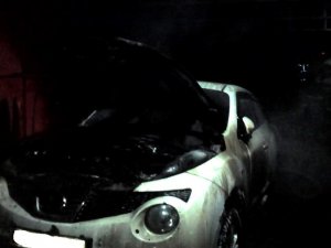 Фото: Уночі в Полтаві горіла автівка
