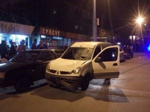 Фото: У Полтаві п’яний водій автомобіля «Рено Кенго» збив пішохода