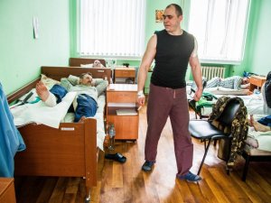 Два роки потому: волонтерський фронт Дніпропетровського військового госпіталю (ФОТО)