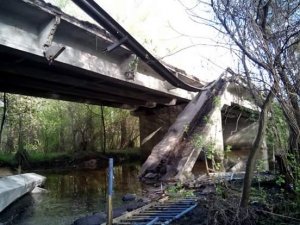 Фото: На Полтавщині обрушився міст: фото (оновлено)