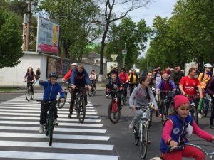 Фото: У Полтаві відбулася акція «Біжу заради здоров’я дитини» та велопробіг