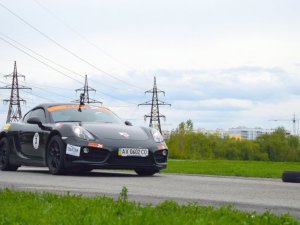 Фото: У Полтаві проходять гонки автомобілів з часом (фоторепортаж)