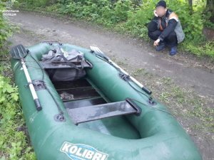 Фото: У Кременчуці затримали чоловіка, який сітками виловив 25 кілограмів риби