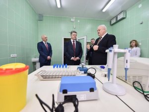 Фото: Президент України відвідав Полтавський обласний протитуберкульозний диспансер