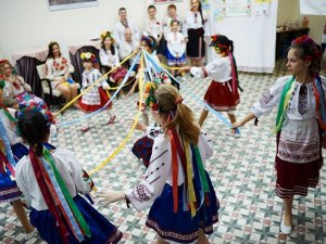 Фото: Українці у Стамбулі відзначили День вишиванки (ФОТО)