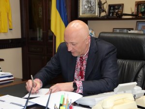 Фото: Валерій Головко підписав розпорядження про декомунізацію вулиць в Полтаві