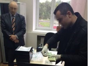 На Полтавщині на хабарі спіймали голову райдержадміністрації