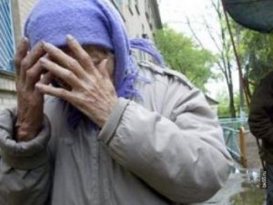На Полтавщині пенсіонерку побили до втрати свідомості за гроші