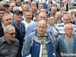 Фото: Мітинги, опір декомунізації та наруга над пам'ятником Мазепі – огляд топ-подій за тиждень