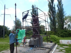 Фото: У Миргороді до річниці початку Другої світової війни відновили пам’ятник