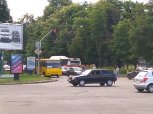 Фото: У Полтаві на вулиці Соборній невеличка «тягнучка» (фотофакт)