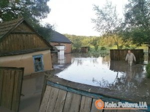 Фото: Постраждалим від негоди у Чорнухинському та Лубенському районах виділили допомогу