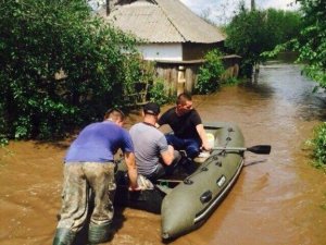 Салют під час війни, міністр в Опішні, чиновницький скандал і наслідки негоди: огляд новин за тиждень