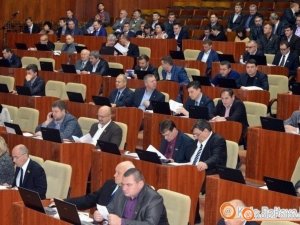 Фото: Термінова сесія Полтавської обласної ради: текстовий онлайн