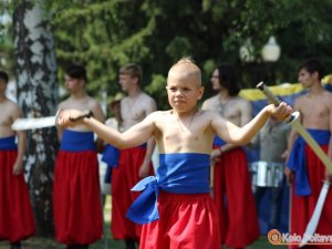 Фото: Огляд подій у Полтаві за тиждень: пошук вибухівки у міськраді, бійка за участі автовця, виставка собак