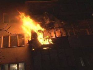 Фото: У Полтаві з палаючого будинку евакуювали 12 людей