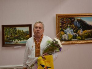 Фото: Переселенець-художник із зони АТО презентував у Миргороді виставку картин