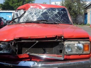 Фото: ДТП на Полтавщині: водій легковика збив двох пішоходів