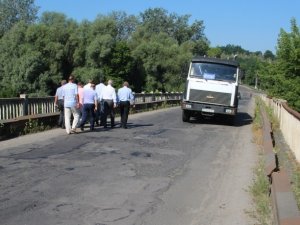 Фото: На Полтавщині міст через річку Псел може завалитись