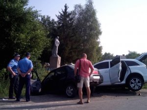 Фото: На Полтавщині на Київ-Харків сталась ДТП (ФОТО)