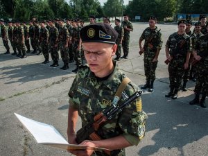 Курсанти полтавського вишу склали присягу на вірність Україні (ФОТО)