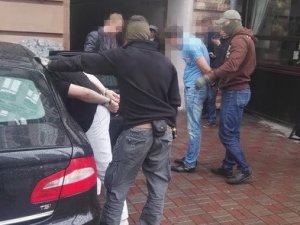 Фото: Топ-менеджера полтавської філії «Укрексімбанку» впіймали на багатотисячному хабарі